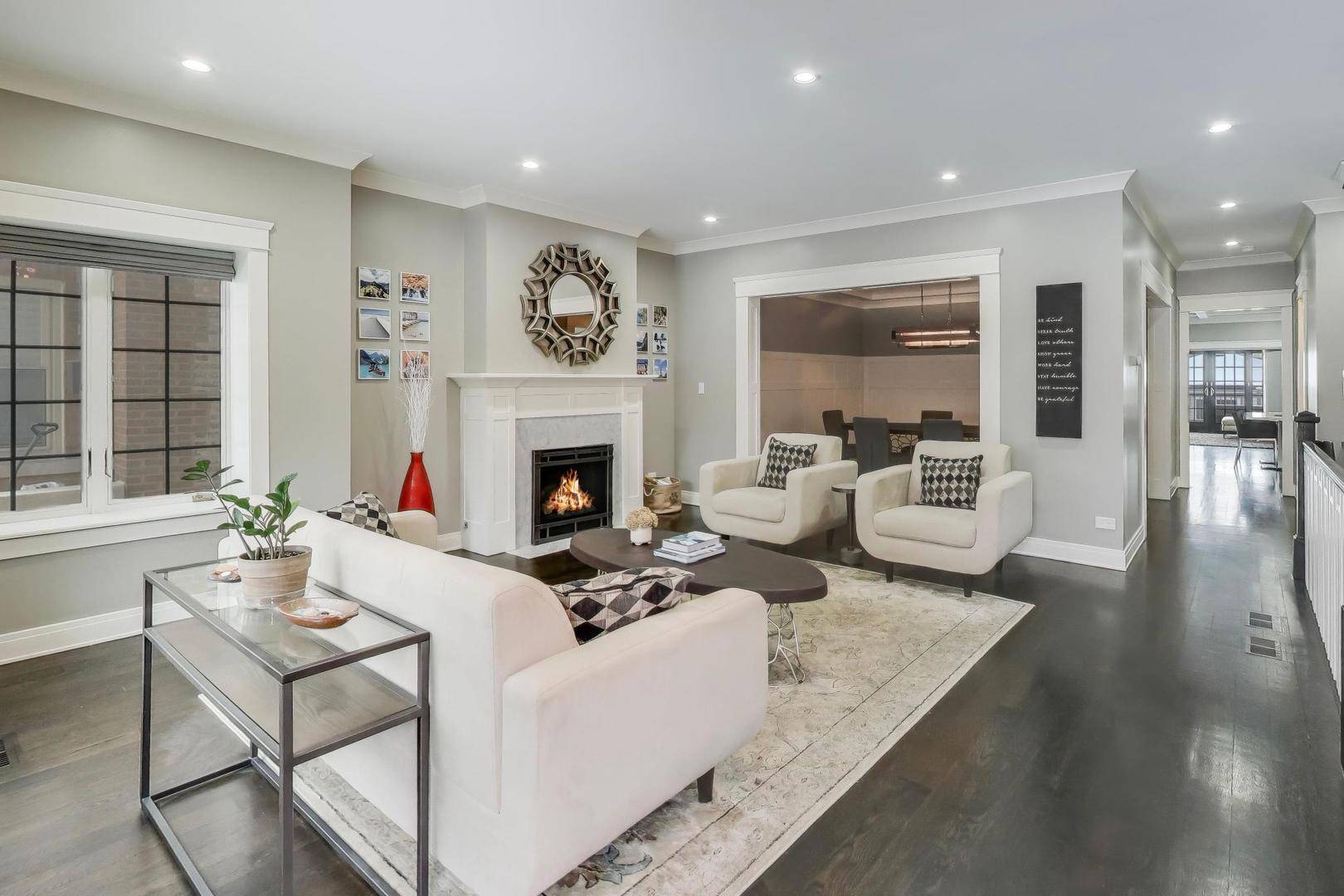 2237 W Winona ST, Chicago, IL 60625