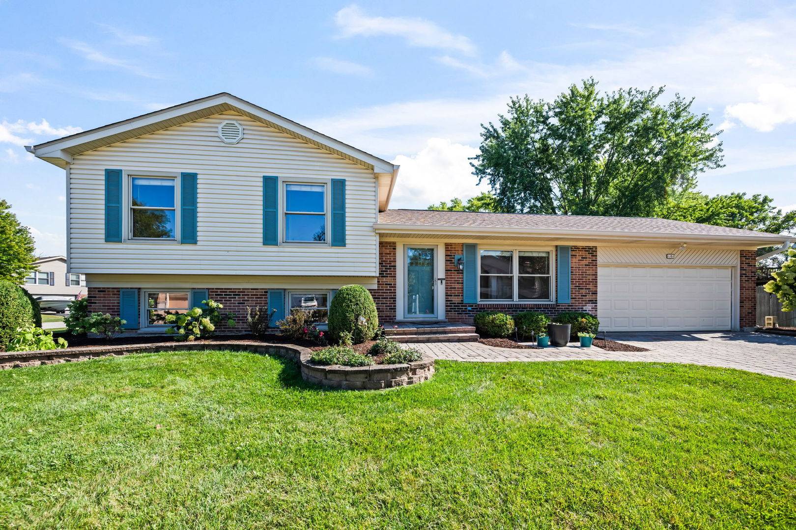 1101 Pheasant Ridge DR, Lake Zurich, IL 60047