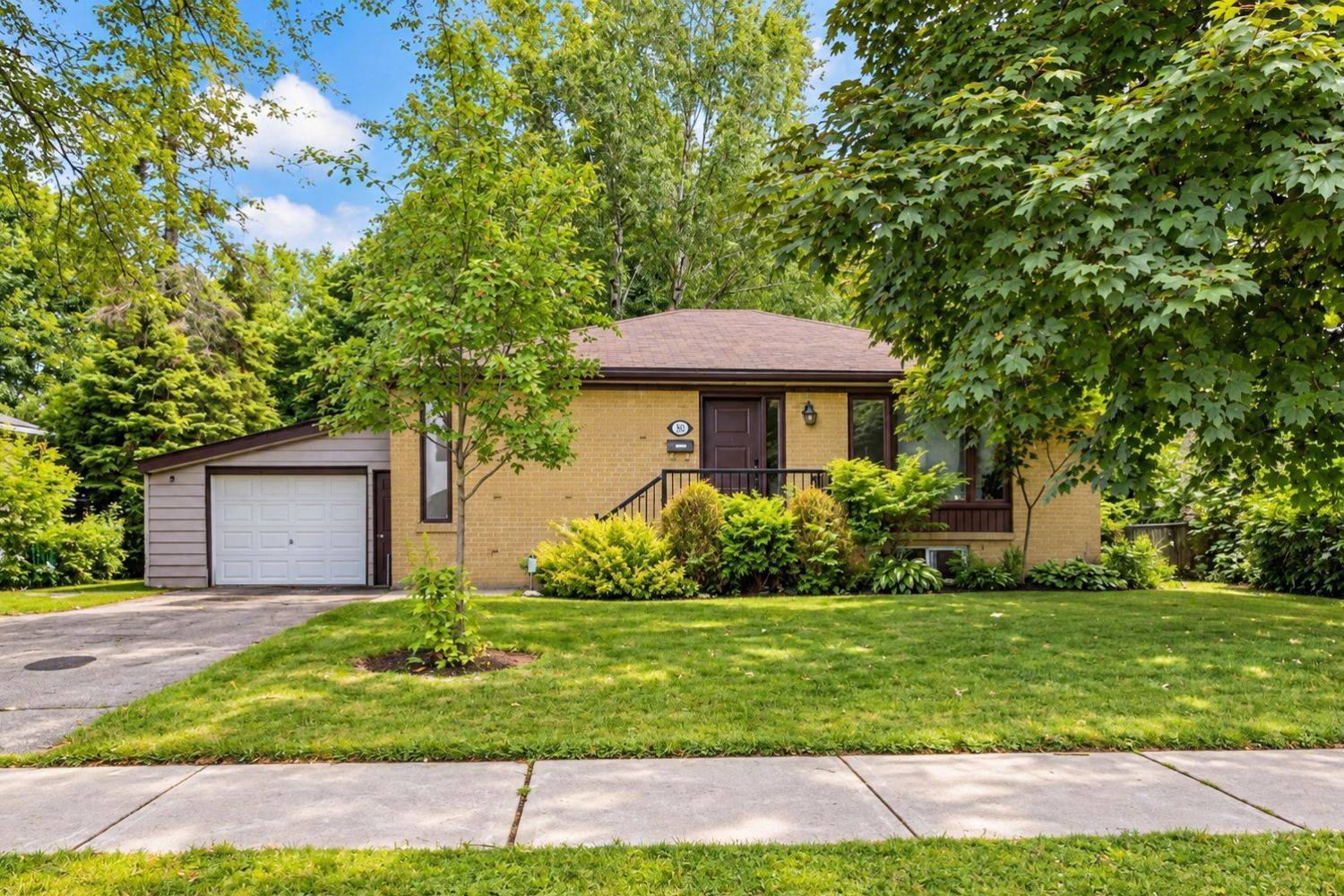 102 Murray DR #BSMT, Aurora, ON L4G 2C5