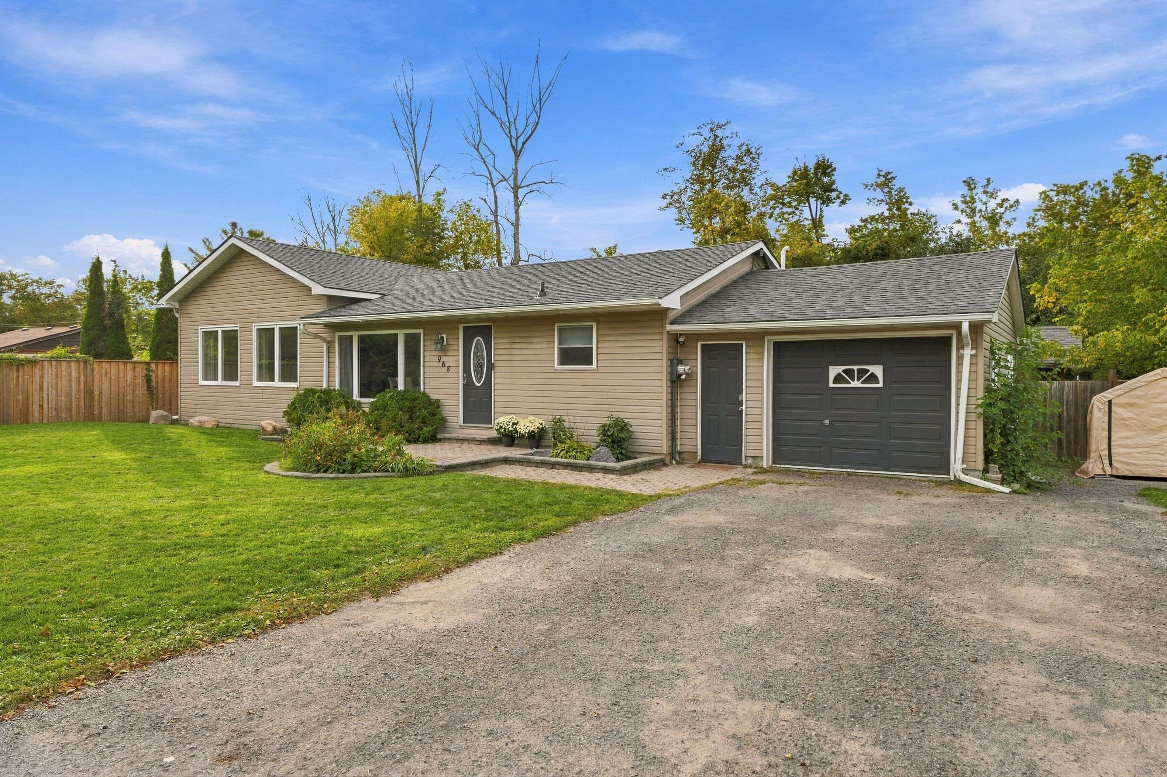 968 Metro RD N, Georgina, ON L4P 3E9