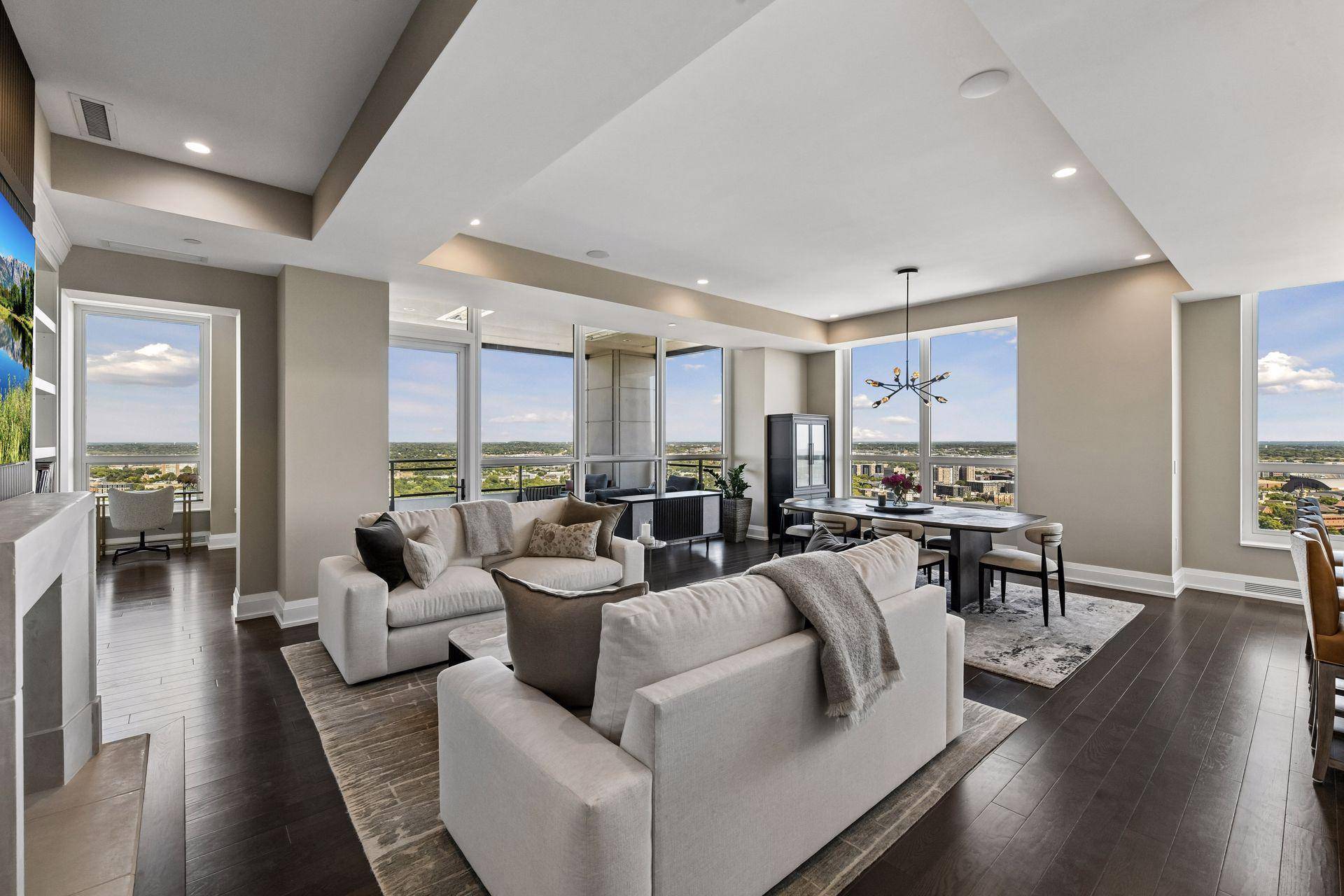 1111 W River Pkwy #32C, Minneapolis, MN 55415
