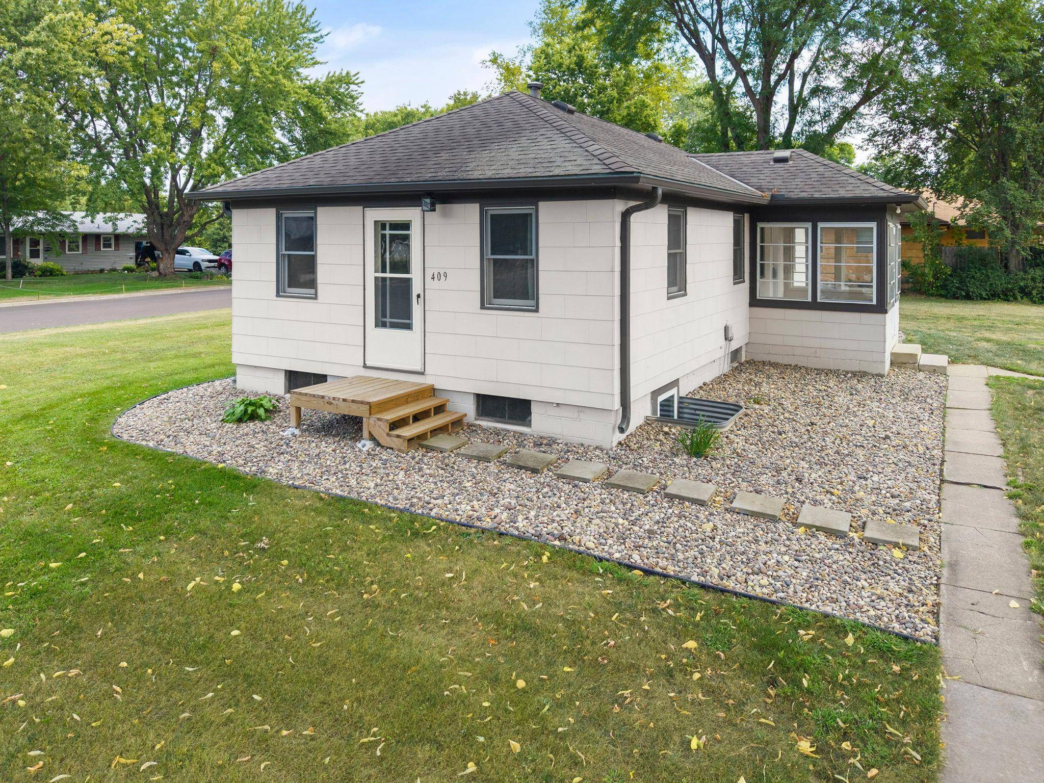 409 Clay ST S, Shakopee, MN 55379