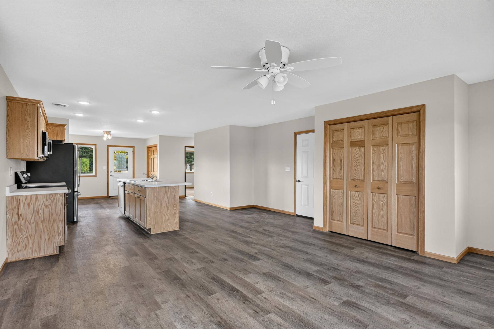 1503 Nokomis ST, Alexandria, MN 56308
