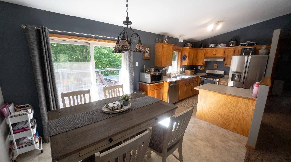 895 Marigold DR, Cambridge, MN 55008