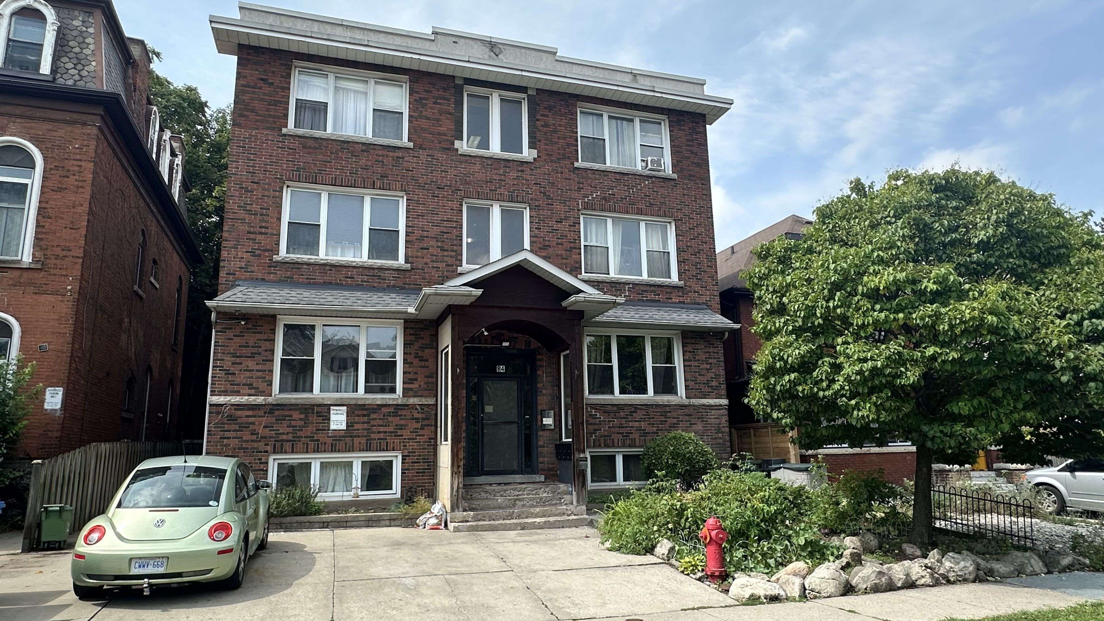 84 Proctor BLVD, Hamilton, ON L8M 2M4