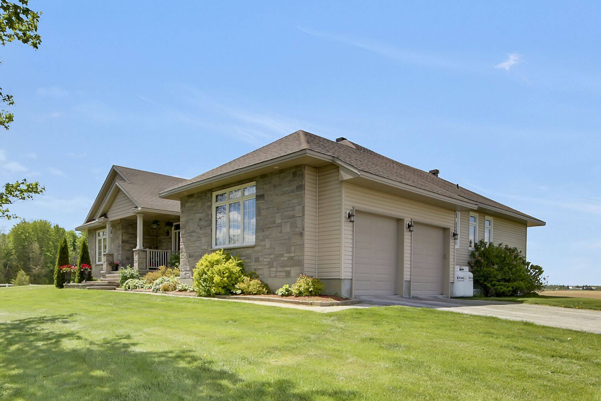 7479 Bleeks RD, Stittsville - Munster - Richmond, ON K0A 1B0