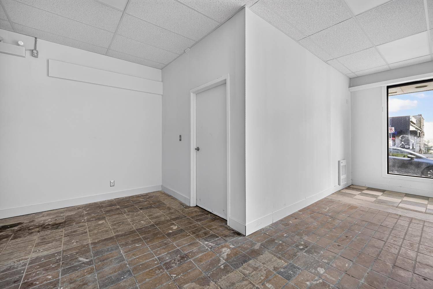 50 King ST E #103, Brockville, ON K6V 1B1