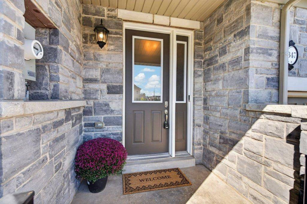 347 Raymond RD, Hamilton, ON L9K 0J8