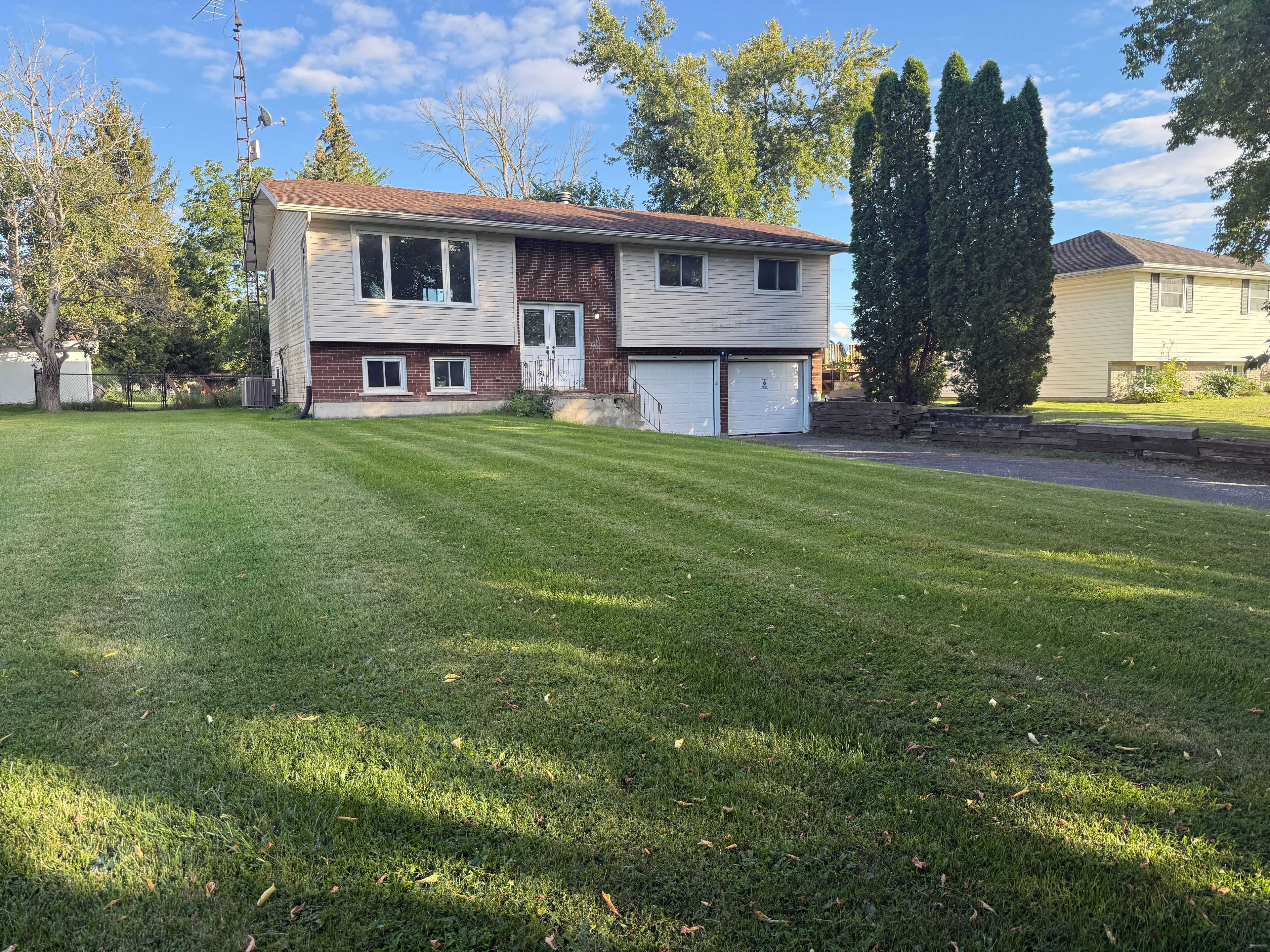24 Southwood CRES, Greater Napanee, ON K7R 3L2