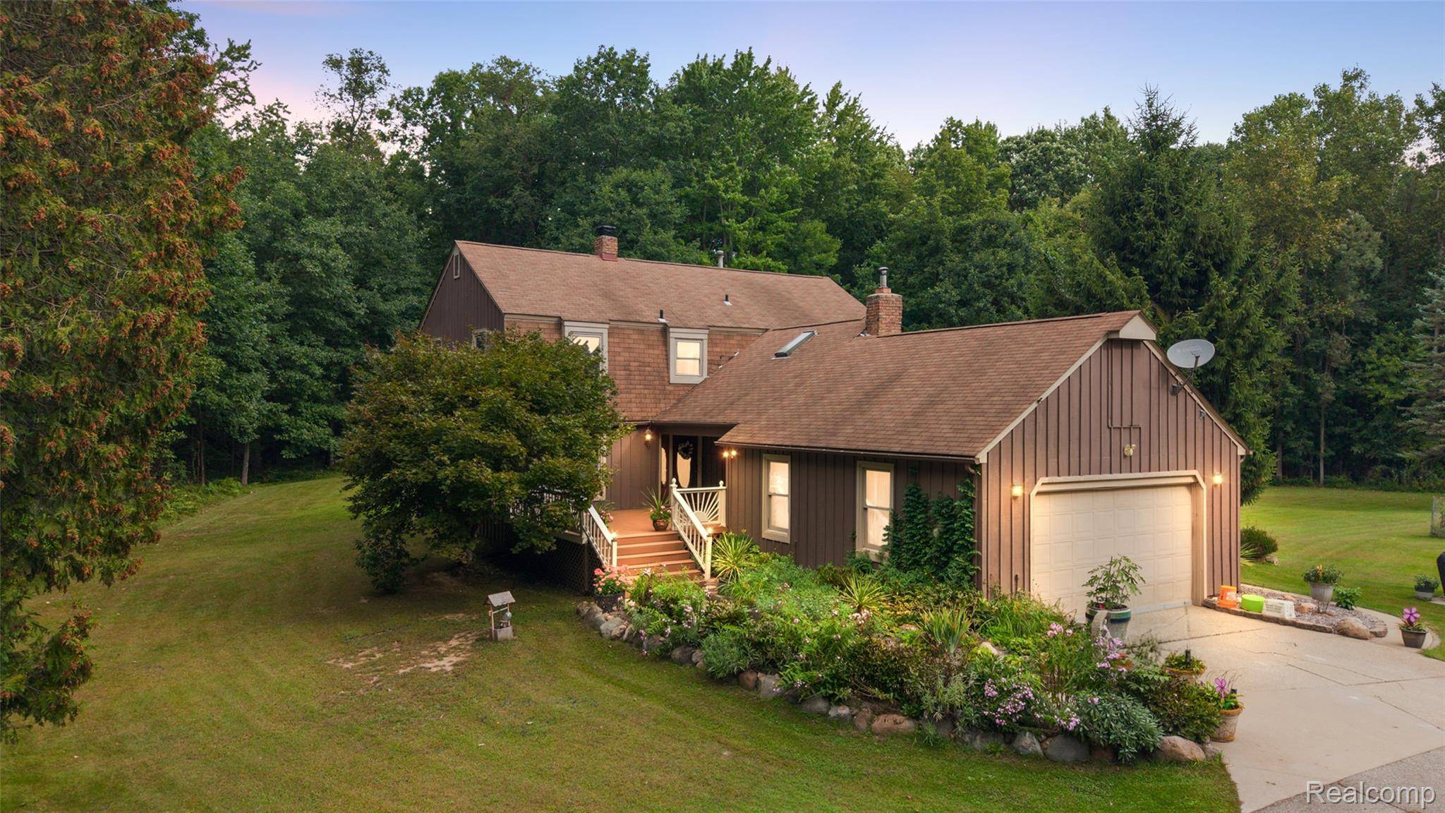 2201 E Gunn RD, Washington Township, MI 48306