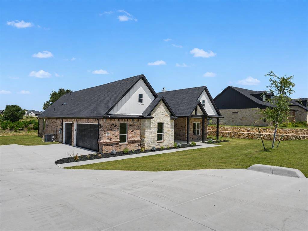 328 Slimp Bluff Avenue, Azle, TX 76020