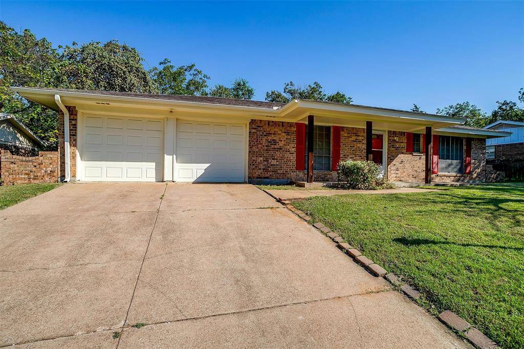 1104 Julie Street, Weatherford, TX 76086
