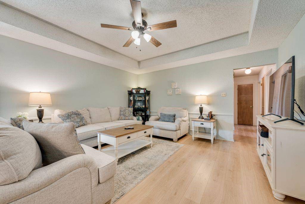 121 Tracy Drive, Waxahachie, TX 75165