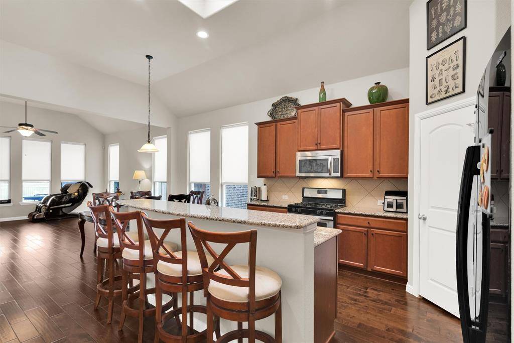 4005 Hawthorne Drive, Sachse, TX 75048