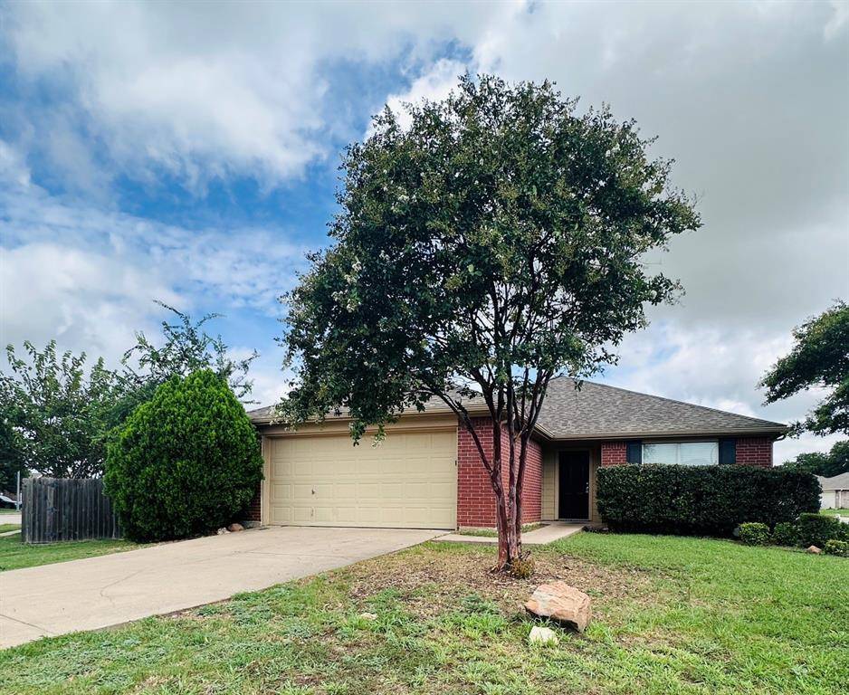 8600 Hawkview Drive, Fort Worth, TX 76179