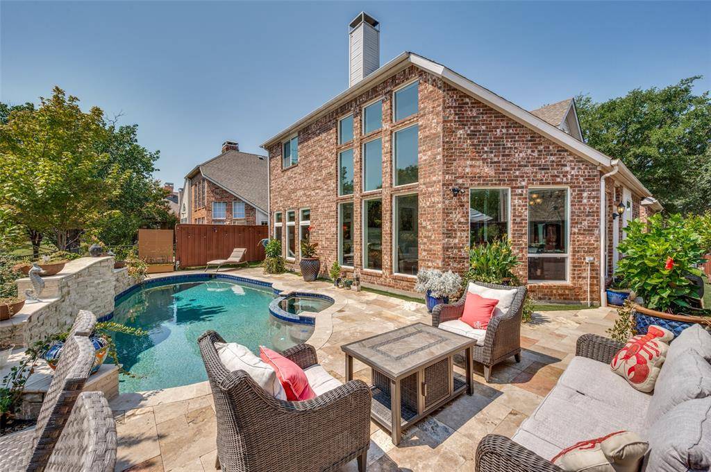 8524 Wellington Point Drive, Irving, TX 75063