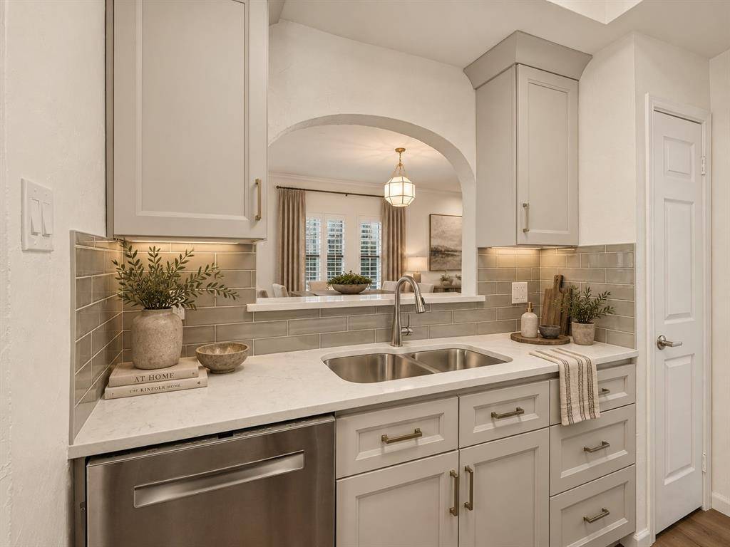 8610 Turtle Creek Boulevard ##212, Dallas, TX 75225
