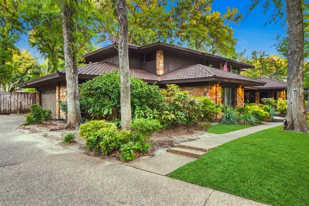 4829 Overton Woods Drive, Fort Worth, TX 76109