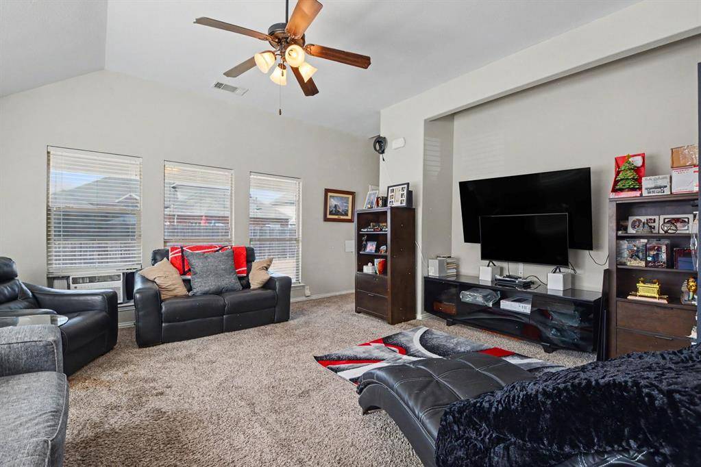 200 Lorient Drive, Mansfield, TX 76063