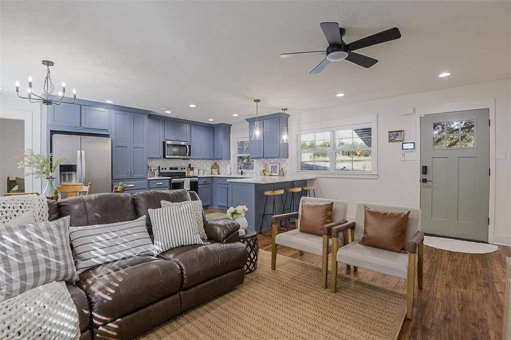 313 Highland Avenue, Waxahachie, TX 75165