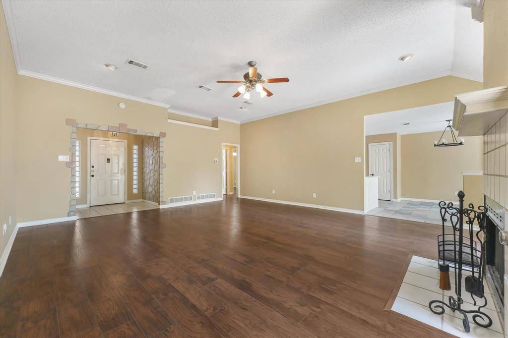 2129 Whetstone Drive, Corinth, TX 76210