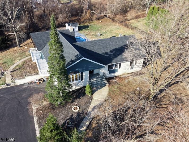 2 Rossi Dr, Clinton Twp., NJ 08809