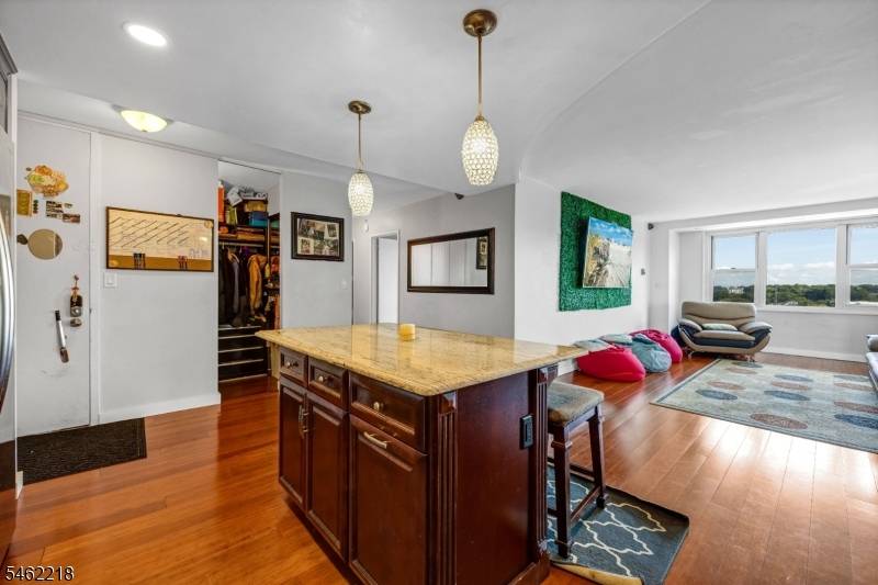 555 North Ave #11E, Fort Lee Boro, NJ 07024