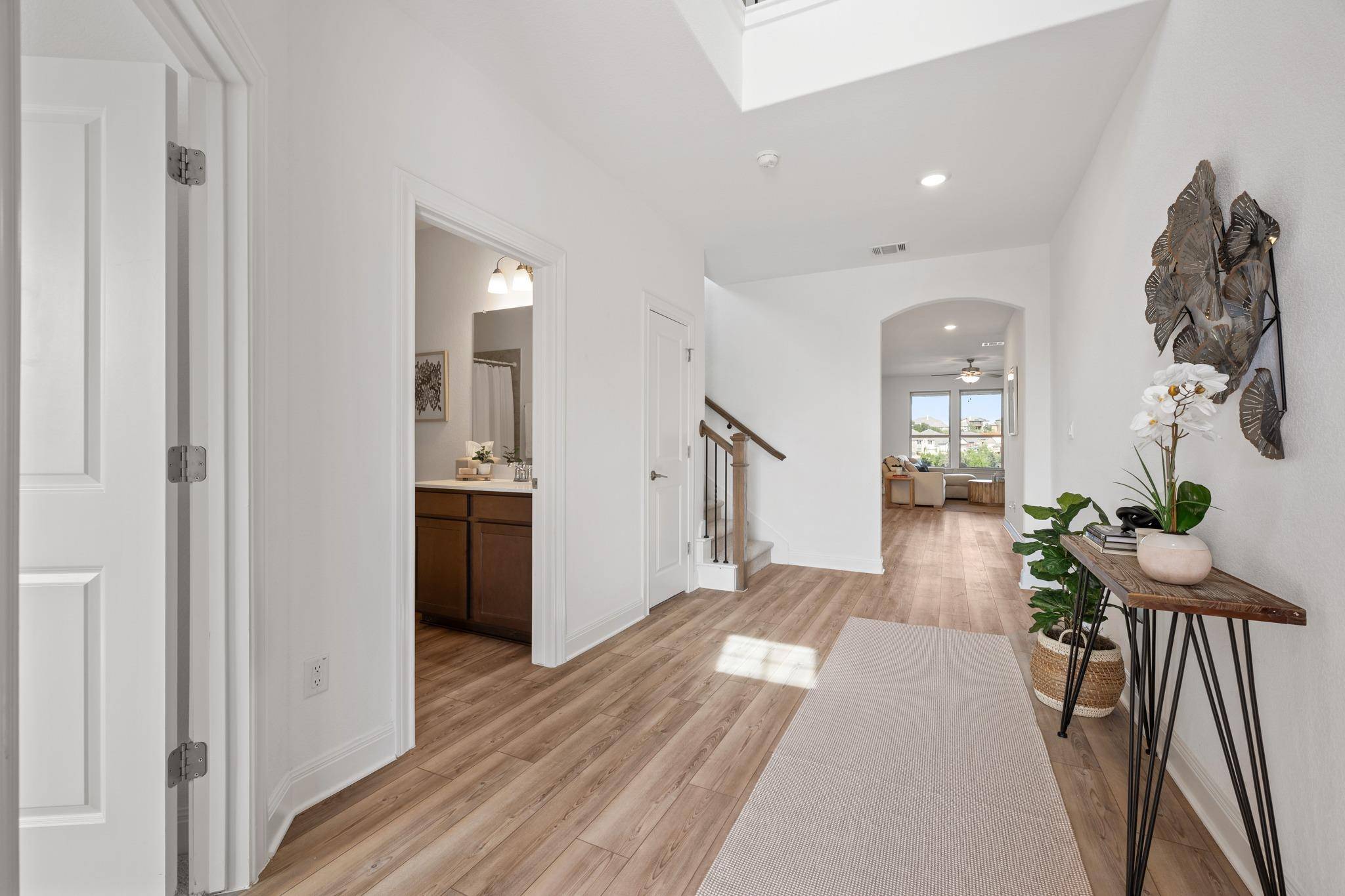 6605 Apache Plum LN, Spicewood, TX 78669