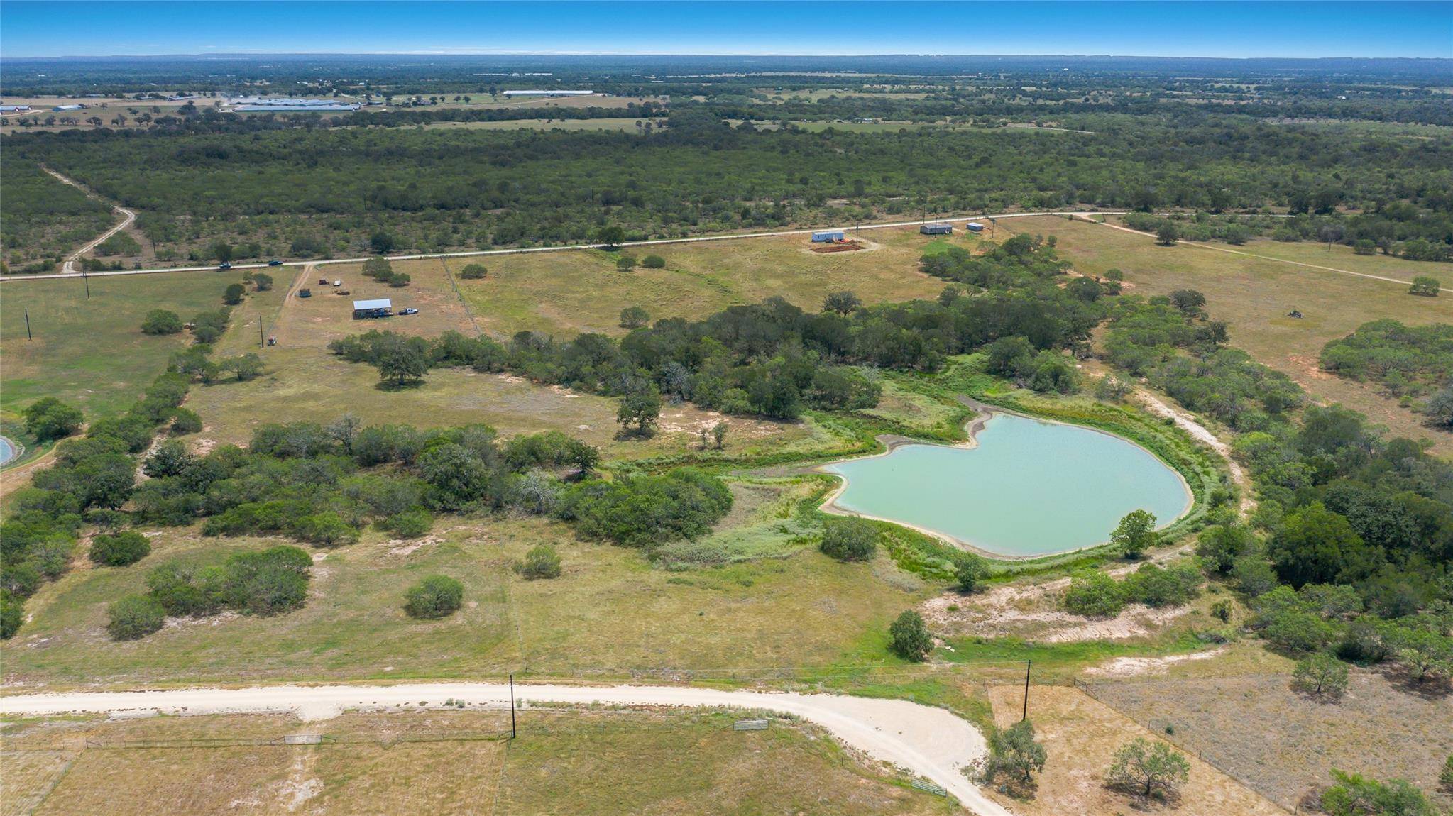 736 CR 421 RD, Waelder, TX 78959
