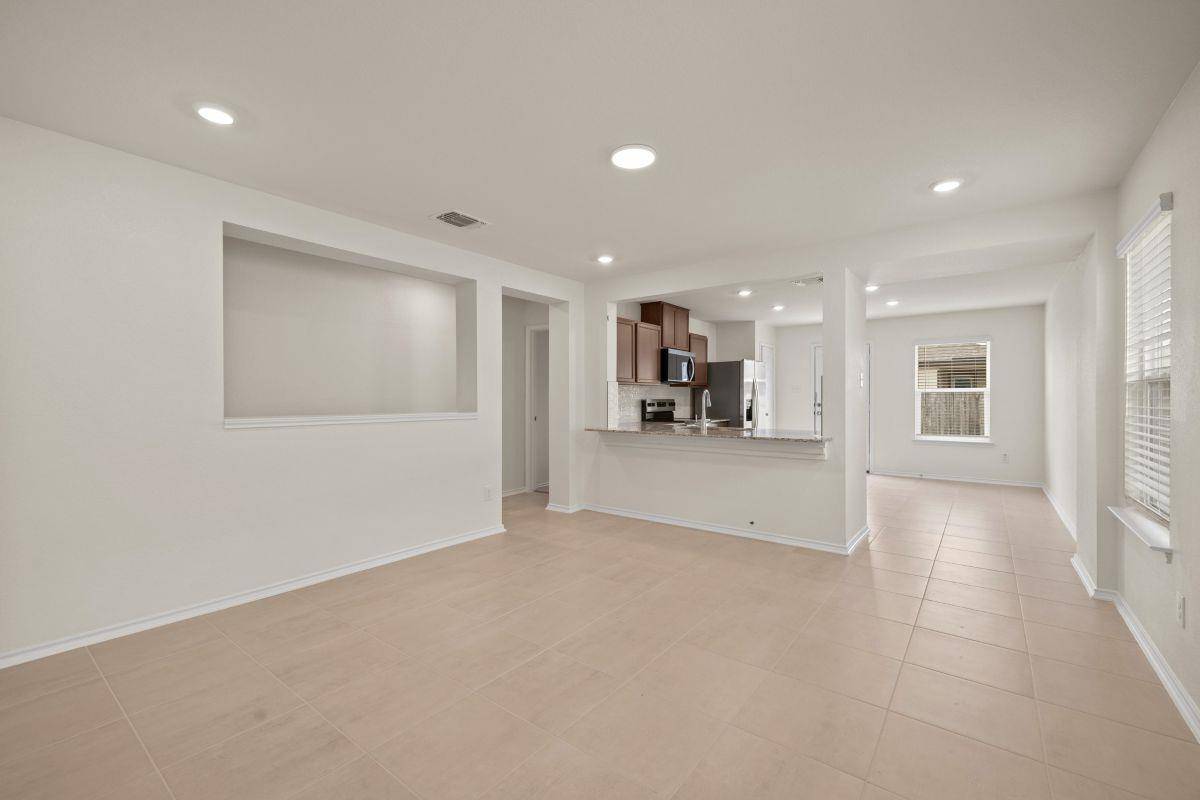 284 Feathers ST, Jarrell, TX 76537