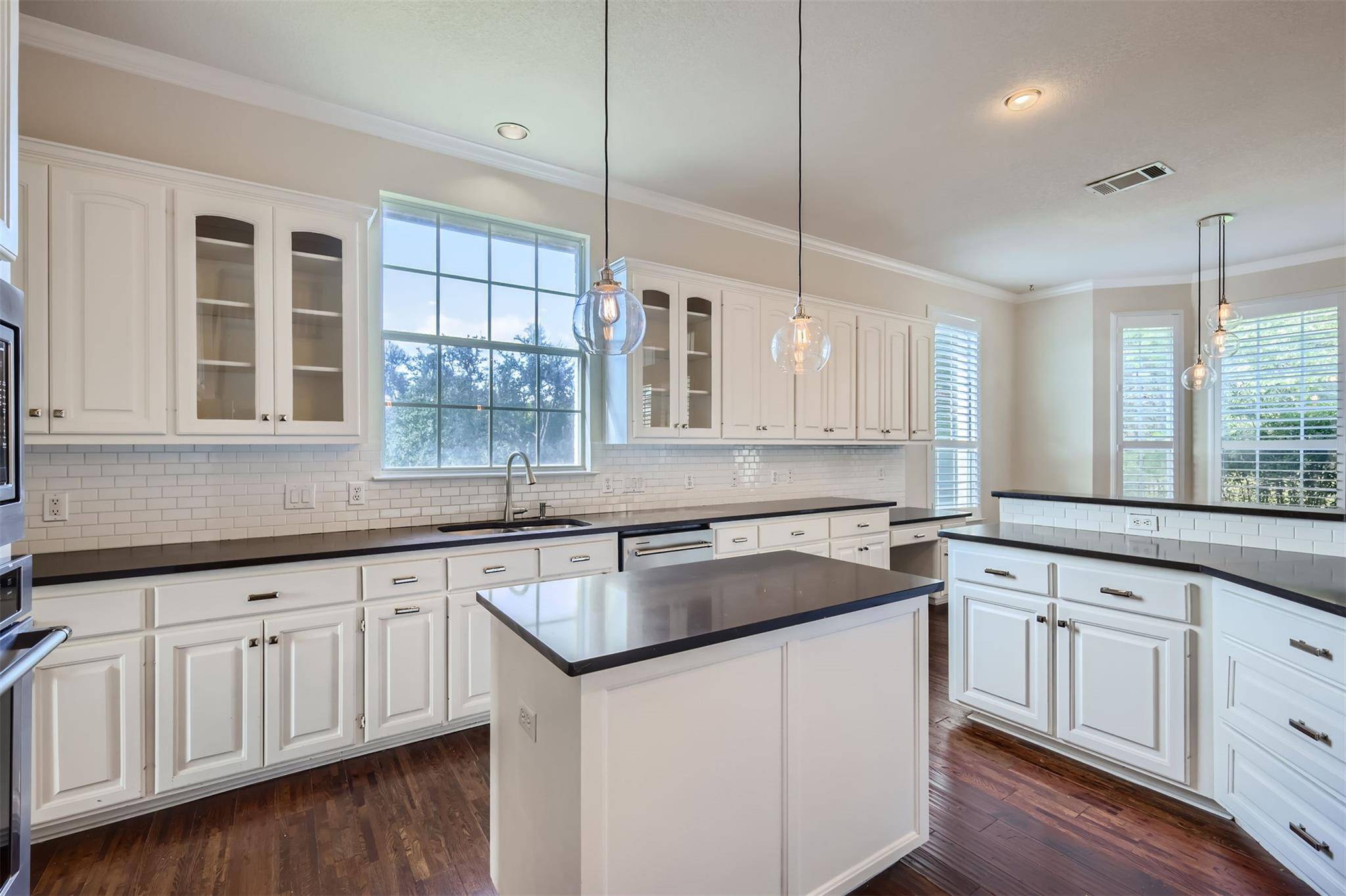2114 Cliffs Edge DR, Austin, TX 78733