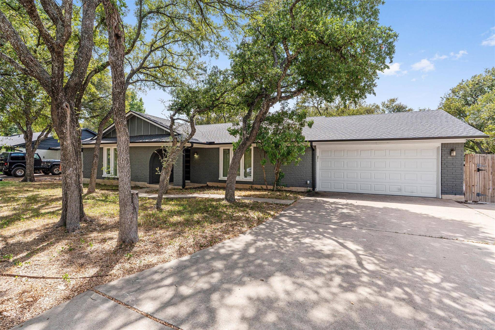 1002 Penny LN, Round Rock, TX 78681