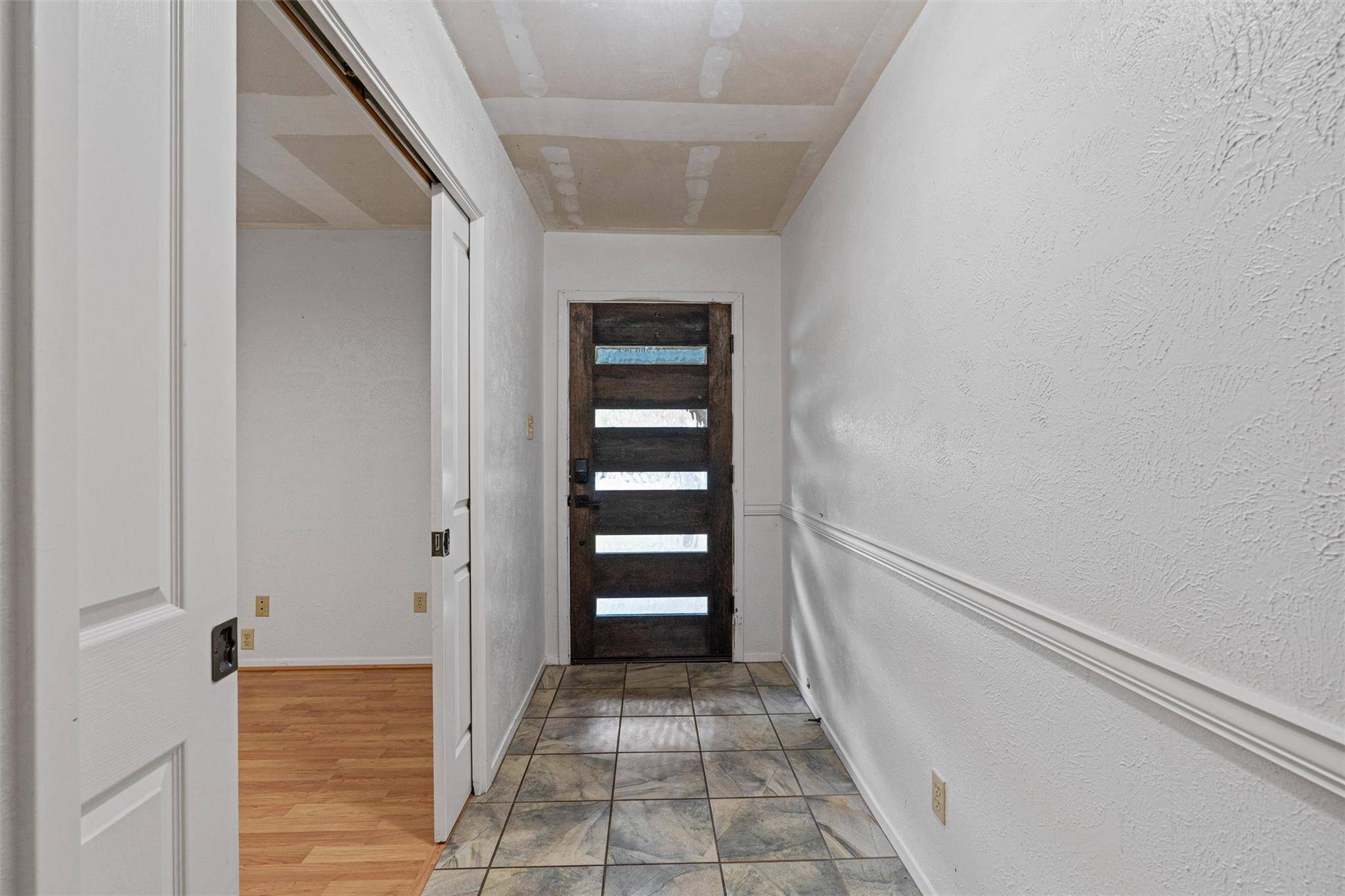 1002 Penny LN, Round Rock, TX 78681