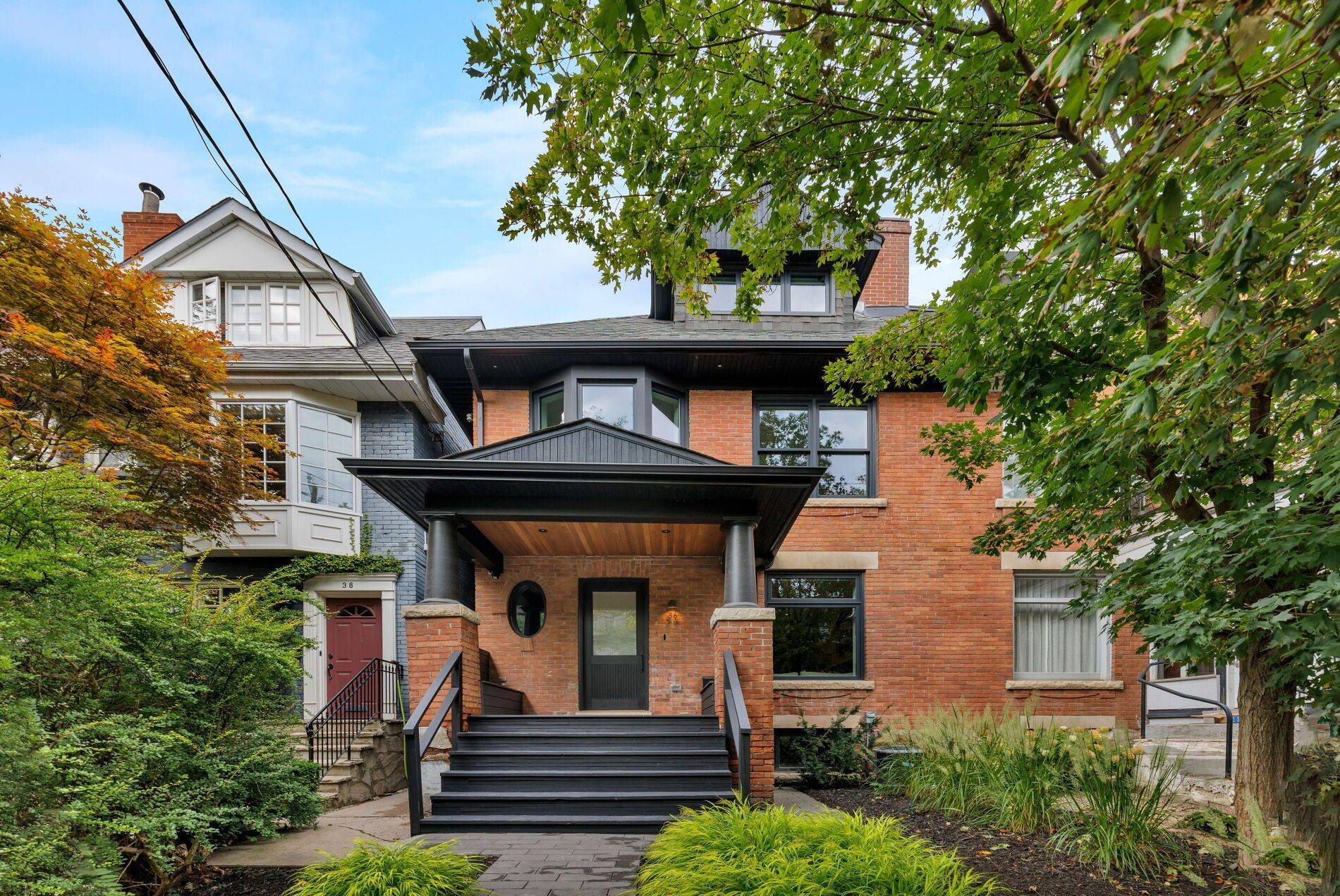 36 Macpherson AVE, Toronto C02, ON M5R 1W8