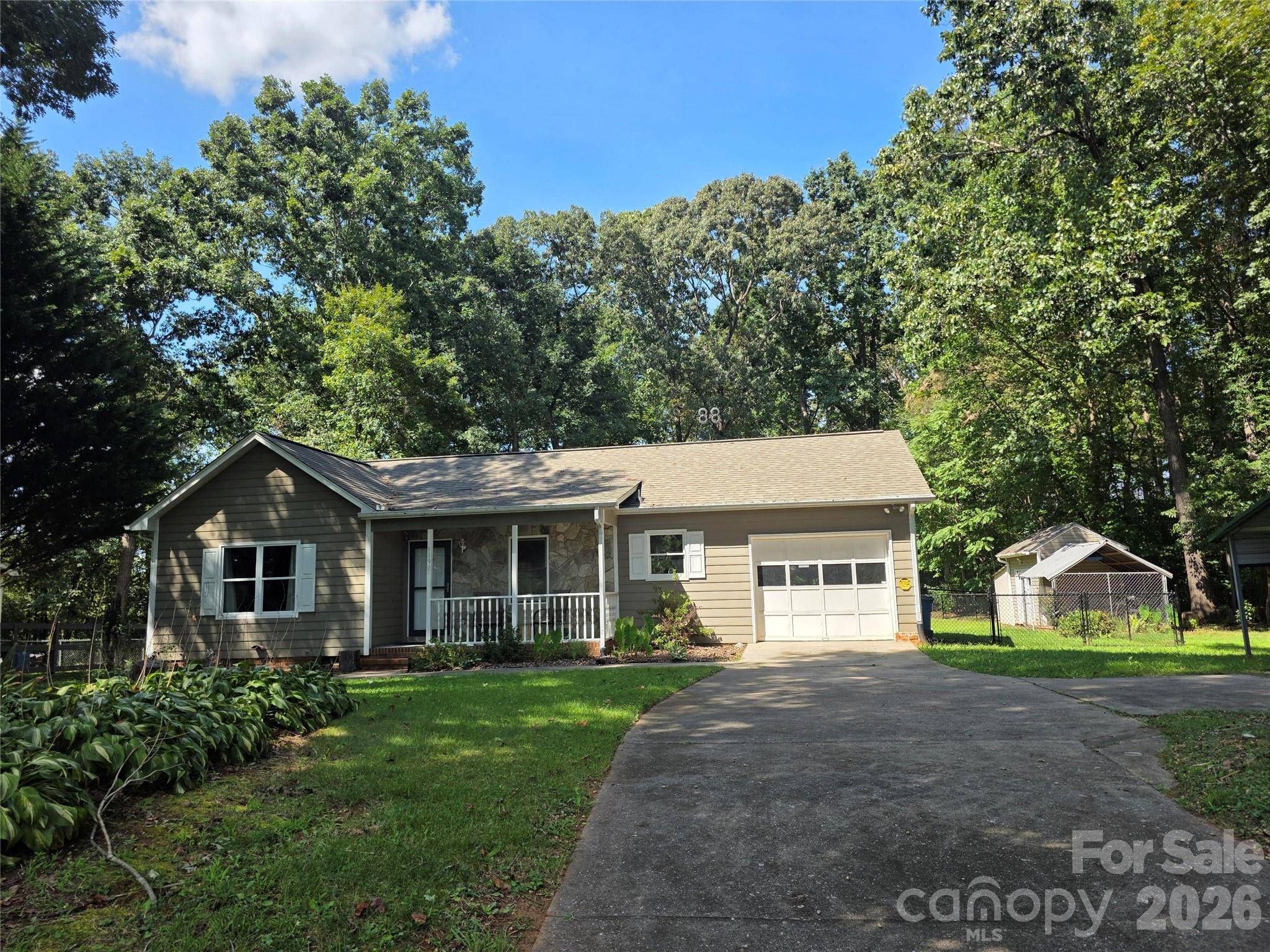 1190 Landsdowne DR, Conover, NC 28613