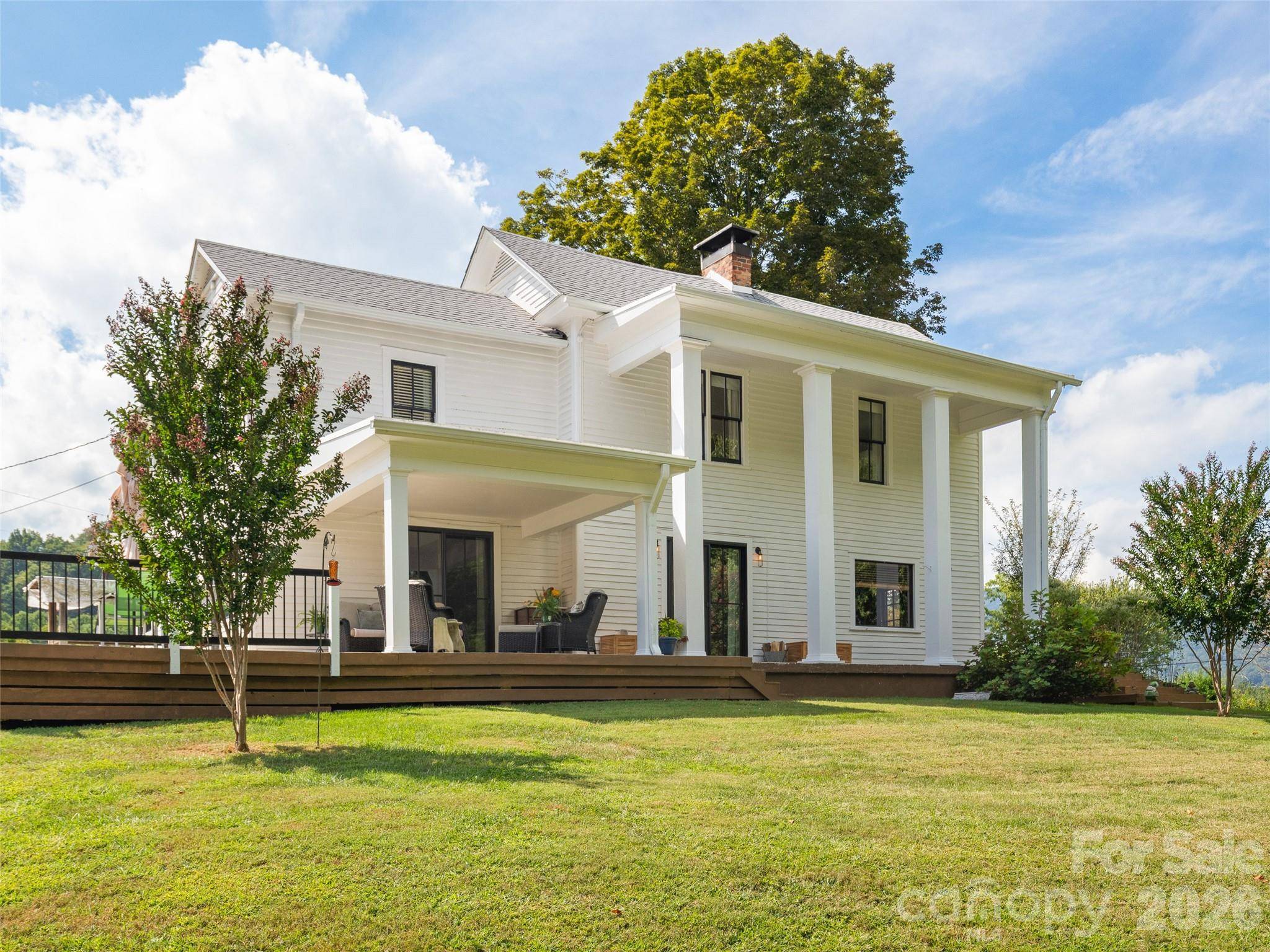 609 Auburn RD, Waynesville, NC 28786