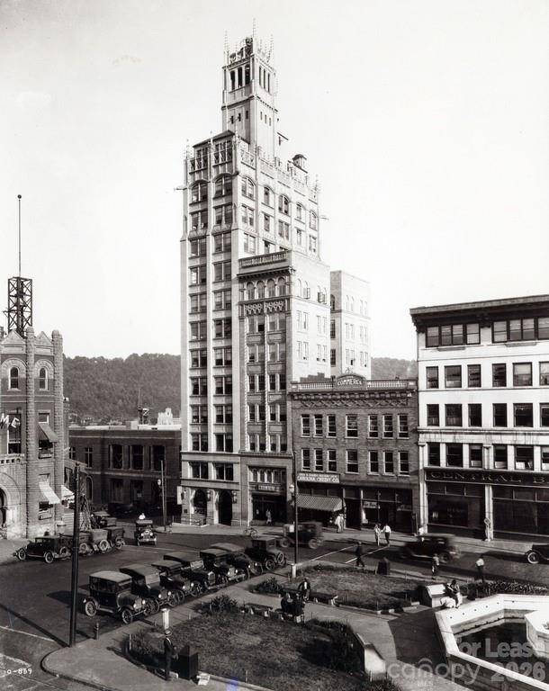 18 S Pack SQ #330, Asheville, NC 28801