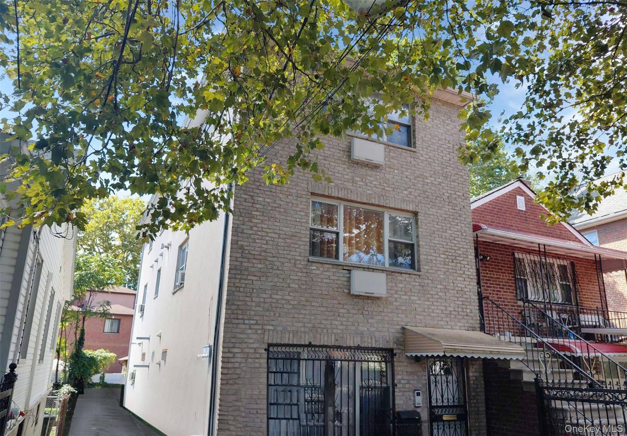 1022 E 232nd ST, Bronx, NY 10466