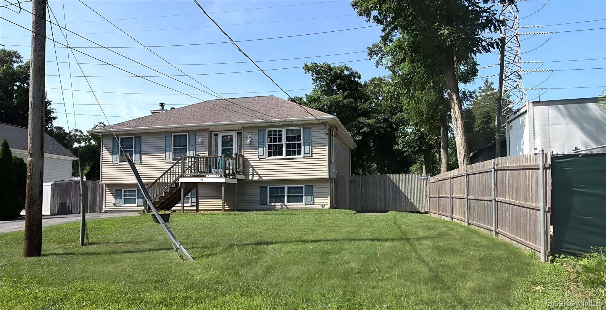 77 Prince RD, Rocky Point, NY 11778