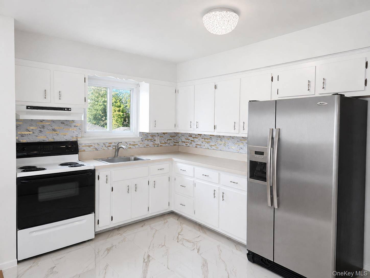 17 Fordham RD, West Babylon, NY 11704