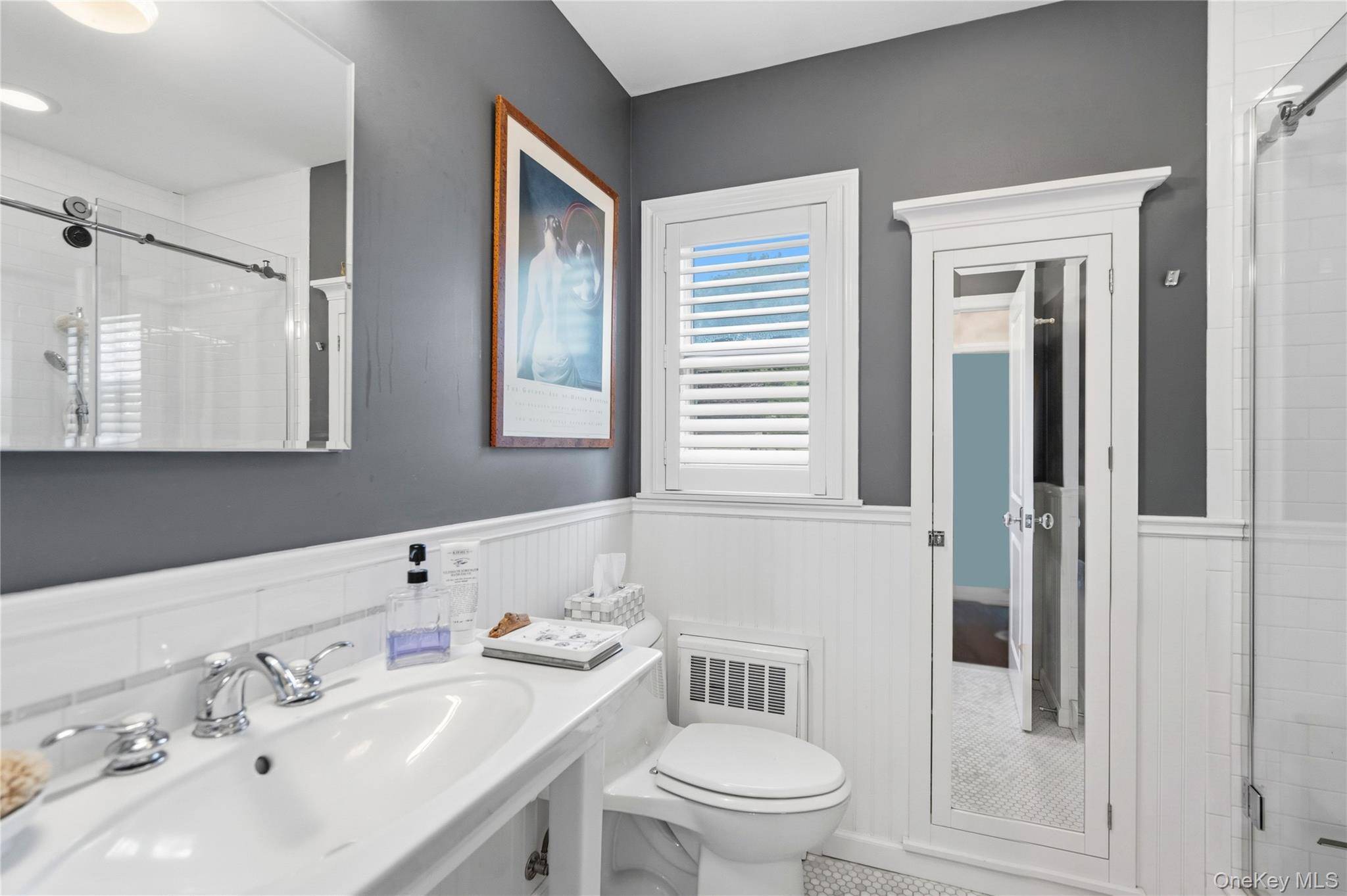 319 N Fulton AVE, Lindenhurst, NY 11757
