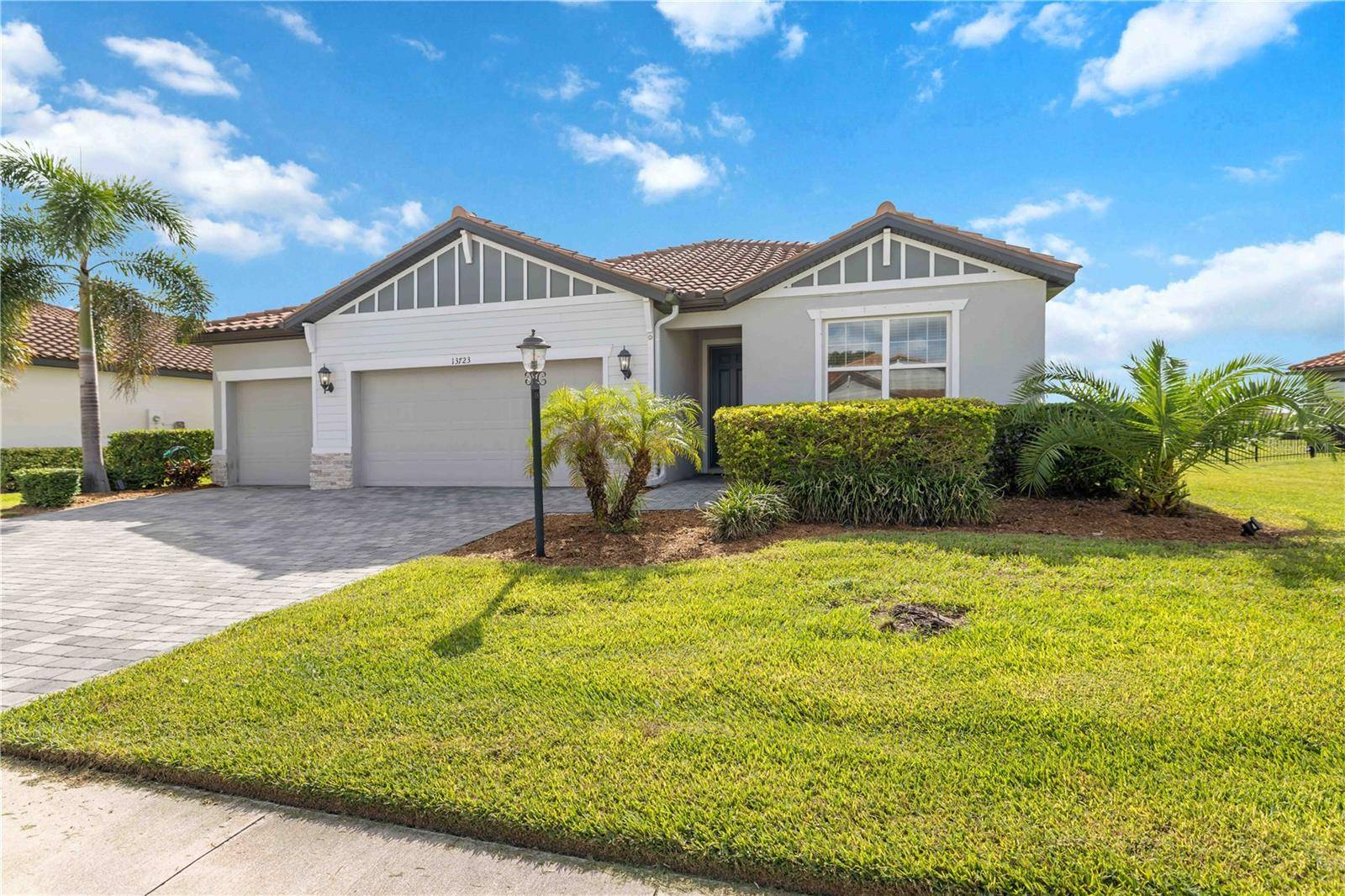 13723 GREEN HAMMOCK PL, Lakewood Ranch, FL 34211