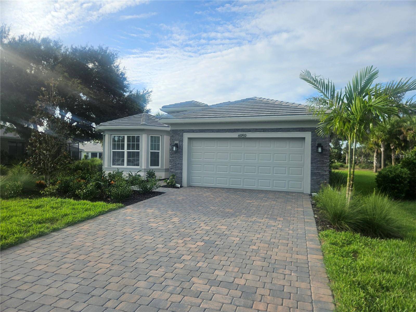 6959 MINNEOLA CT, Nokomis, FL 34275