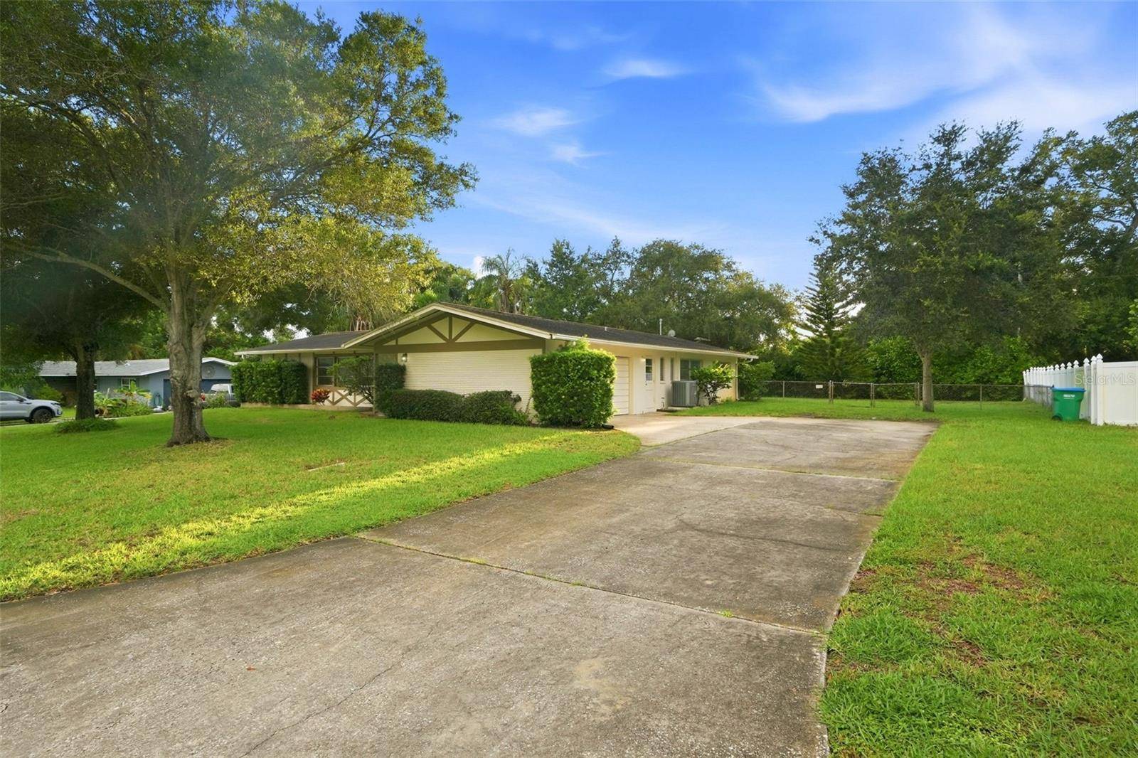 1514 OAKADIA DR W, Clearwater, FL 33764