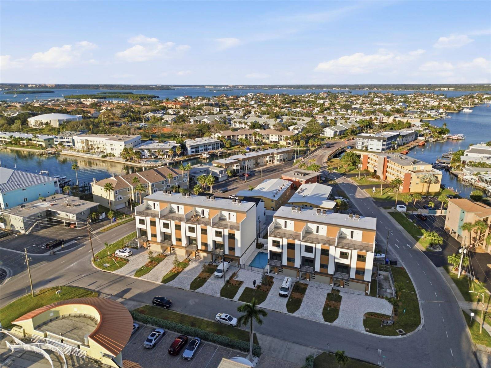 11605 1ST ST E #B3, Treasure Island, FL 33706