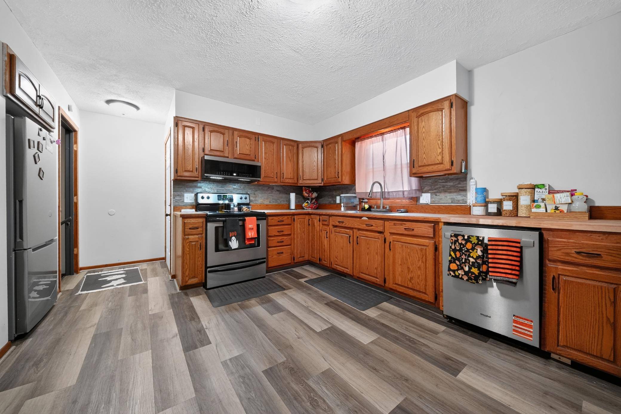 613 S Litchfield AVE, Litchfield, MN 55355