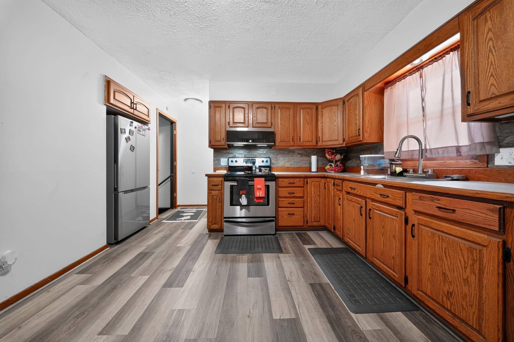613 S Litchfield AVE, Litchfield, MN 55355