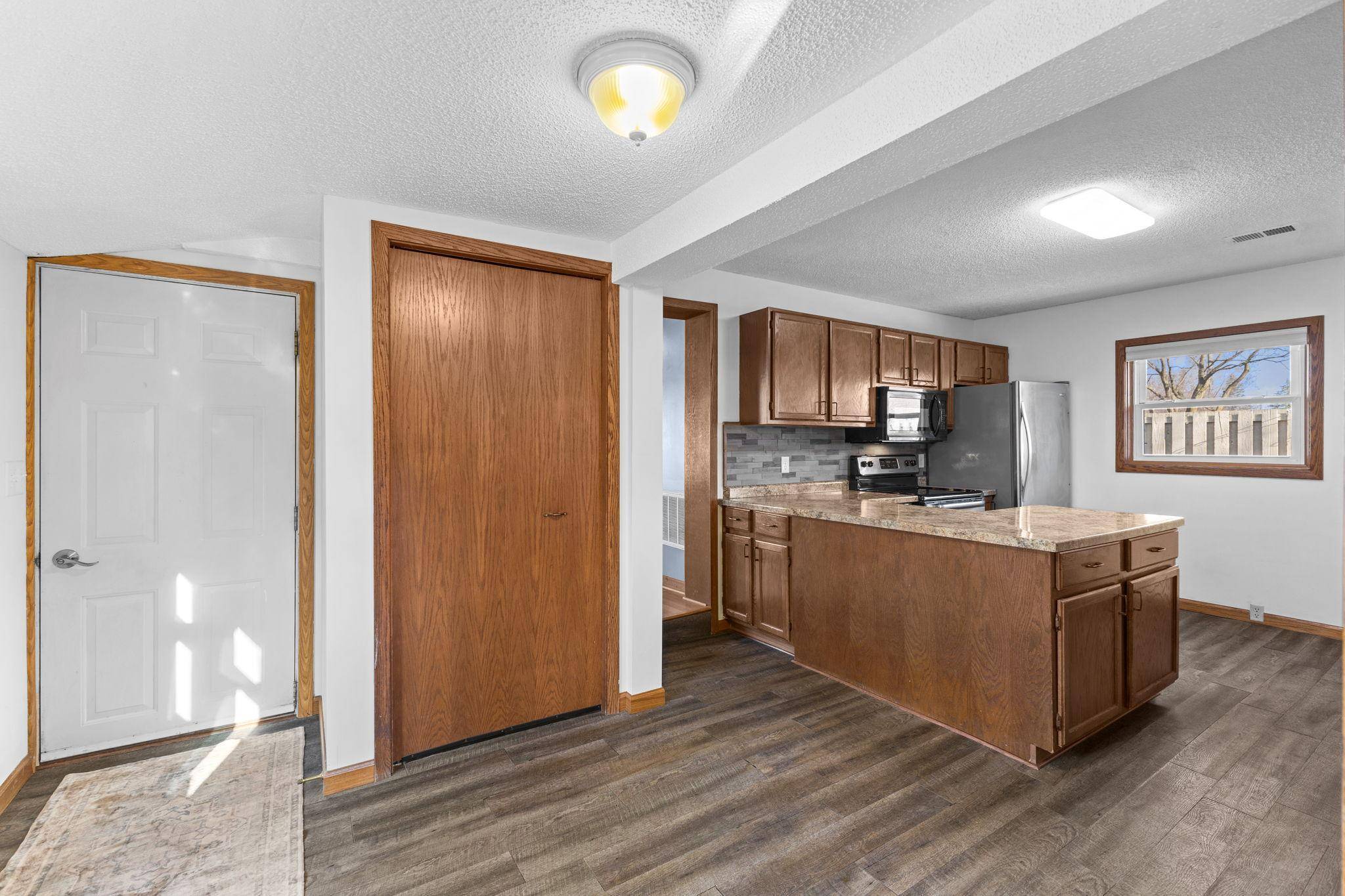 312 2nd ST N, Delano, MN 55328
