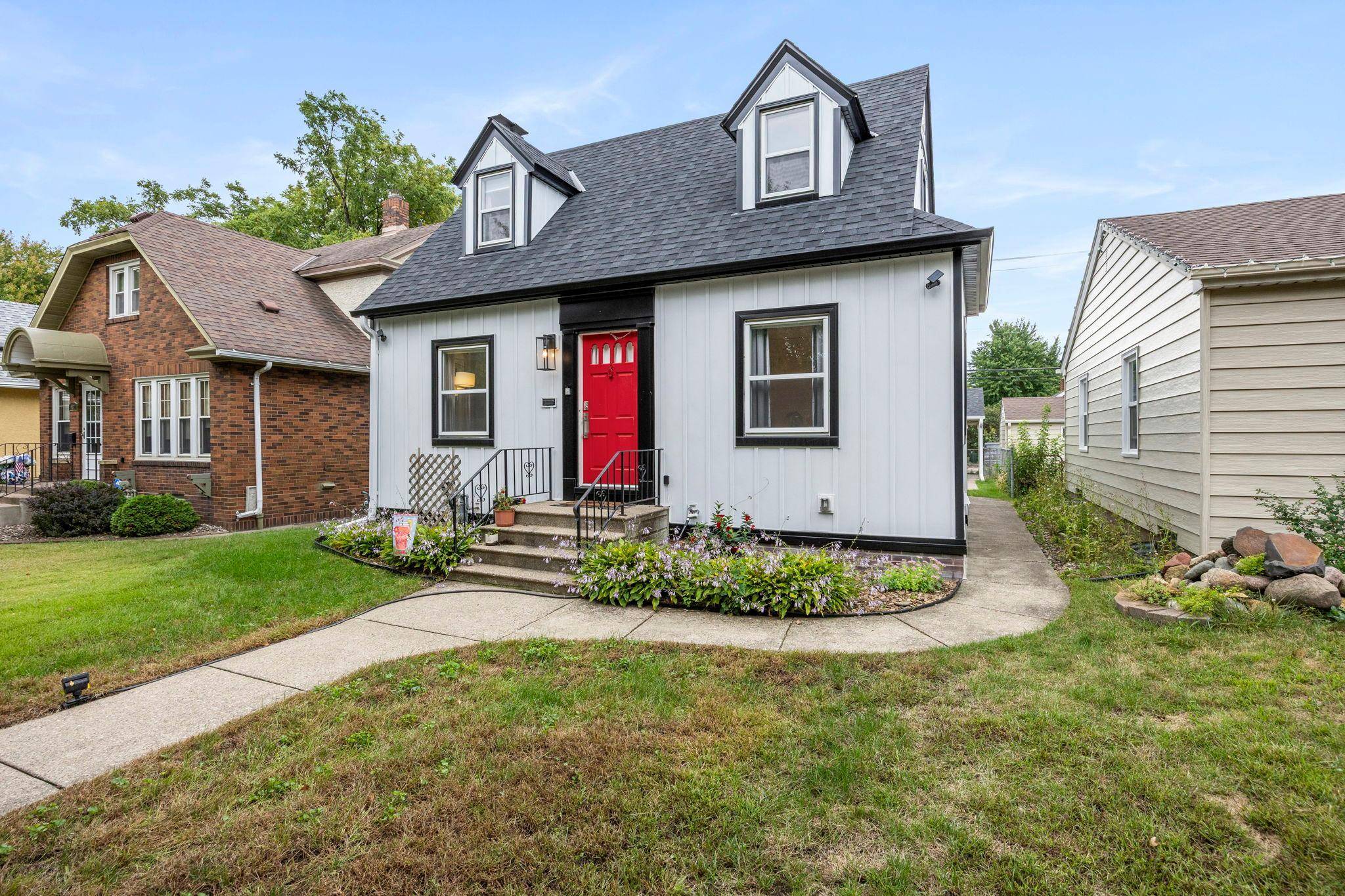 966 Eleanor AVE, Saint Paul, MN 55102