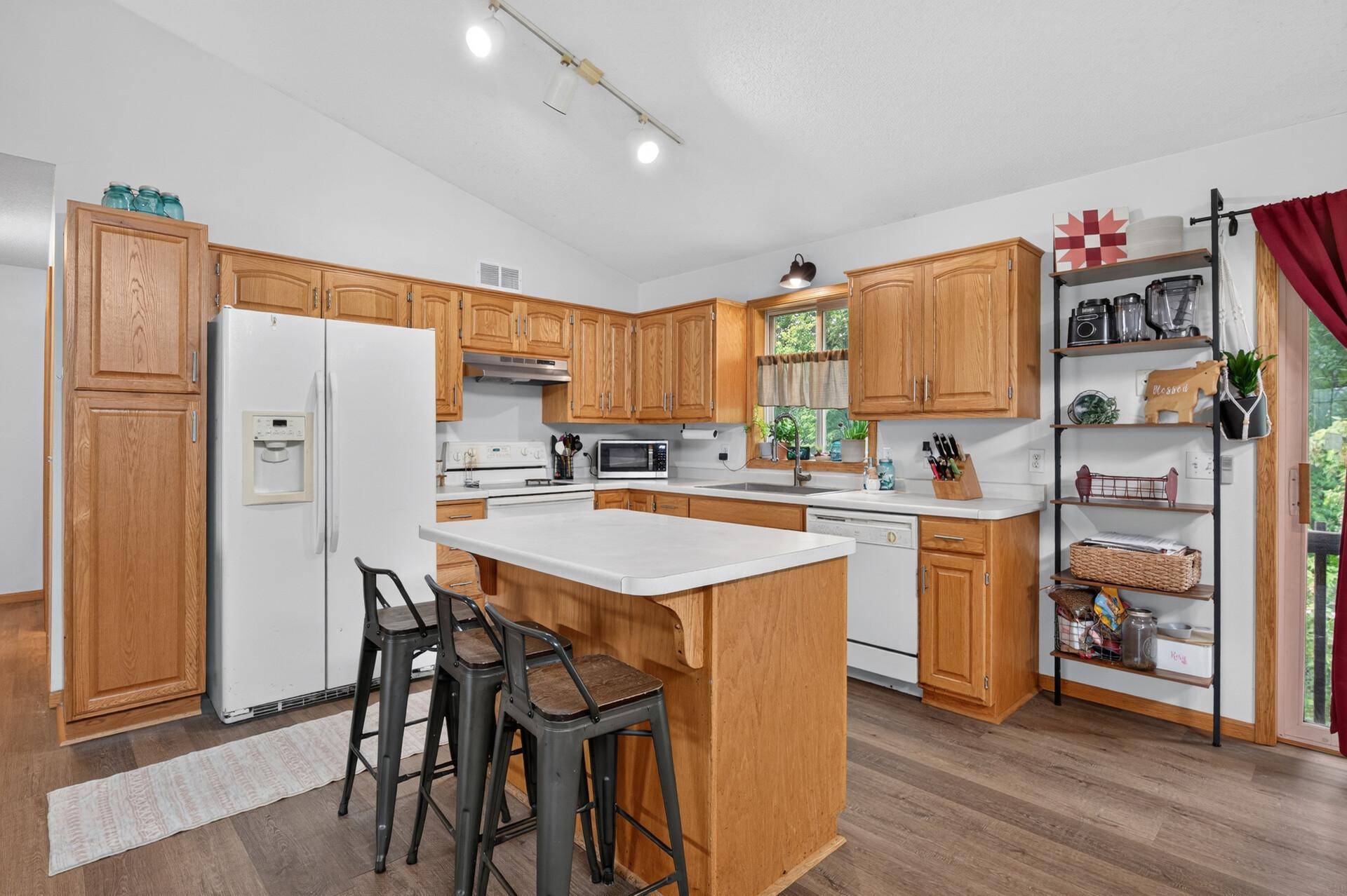 9578 River Forest DR, Monticello, MN 55362